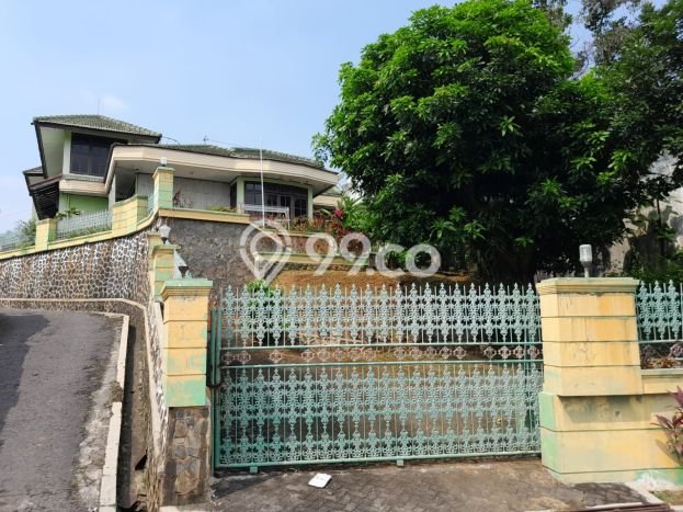 Dijual Rumah Luas Elegan Dengan View Eksklusif di Srondol, Semarang Dijual Rumah Luas Elegan Dengan View Eksklusif di Srondol, Semarang