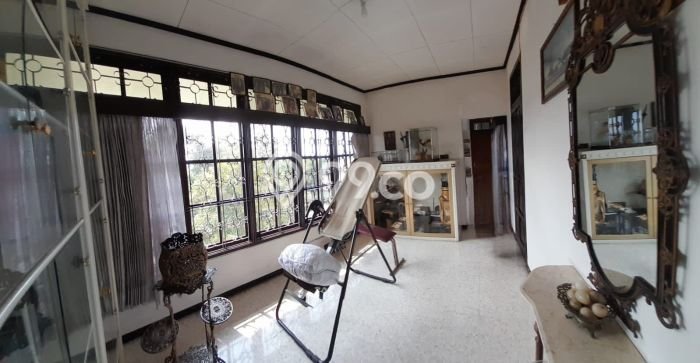 Dijual Rumah Luas Elegan Dengan View Eksklusif di Srondol, Semarang Dijual Rumah Luas Elegan Dengan View Eksklusif di Srondol, Semarang