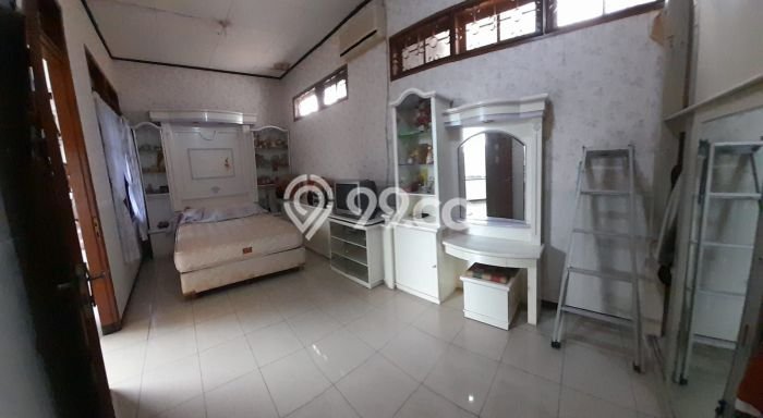 Dijual Rumah Luas Elegan Dengan View Eksklusif di Srondol, Semarang Dijual Rumah Luas Elegan Dengan View Eksklusif di Srondol, Semarang