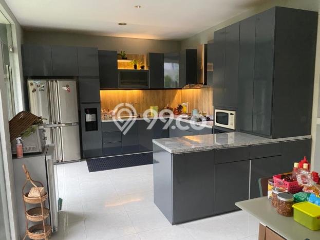 Rumah Mewah Siap Huni LT 240m2 di BSD, Tangerang Selatan Rumah Mewah Siap Huni LT 240m2 di BSD, Tangerang Selatan