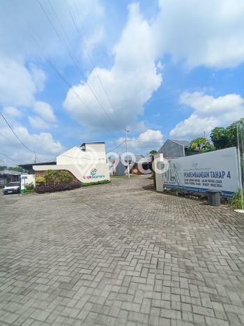 Jual Rumah Murah Meriah Teras Punya 2 Kamar & LT 60m2 Jual Rumah Murah Meriah Teras Punya 2 Kamar & LT 60m2