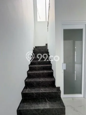 Dijual Rumah Modern 5 KT di Citraland, Surabaya Dijual Rumah Modern 5 KT di Citraland, Surabaya