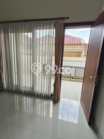 KESEMPATAN TERBAIK! Rumah Nyaman di , Luas 200m2m² Bangunan 310m2m² KESEMPATAN TERBAIK! Rumah Nyaman di , Luas 200m2m² Bangunan 310m2m²
