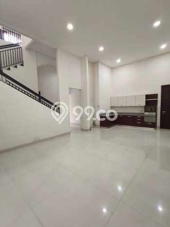 KESEMPATAN TERBAIK! Rumah Nyaman di , Luas 200m2m² Bangunan 310m2m² KESEMPATAN TERBAIK! Rumah Nyaman di , Luas 200m2m² Bangunan 310m2m²
