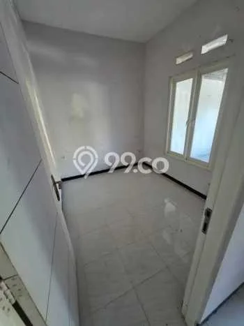 Rumah Minimalis 2 Kamar Siap Huni di Kompleks Perumahan Rungkut, Surabaya Rumah Minimalis 2 Kamar Siap Huni di Kompleks Perumahan Rungkut, Surabaya