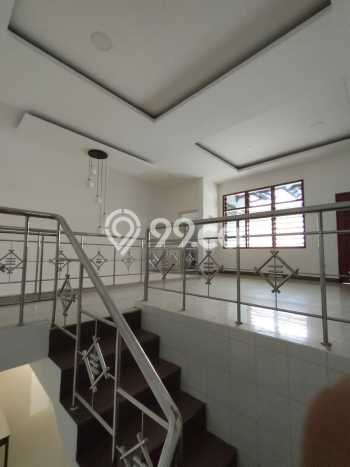 Dijual Rumah Luas Megah Dengan View Eksklusif di Ngagel, Surabaya Dijual Rumah Luas Megah Dengan View Eksklusif di Ngagel, Surabaya