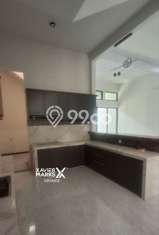 For Sale! Luxury House LT 300m2 Desain Elegan di Araya For Sale! Luxury House LT 300m2 Desain Elegan di Araya