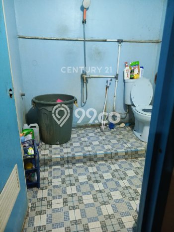 For Sale Rumah 5 Kamar Lokasi Strategis Bagus dan Strategis di Jatinegara For Sale Rumah 5 Kamar Lokasi Strategis Bagus dan Strategis di Jatinegara