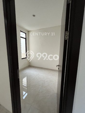 Dijual Rumah Strategis Bagus Punya 4 KT di Cikupa Tangerang SHM Dijual Rumah Strategis Bagus Punya 4 KT di Cikupa Tangerang SHM