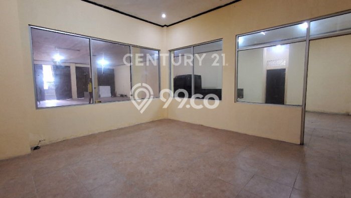 Ruko Disewa di Jatinegara, Jakarta Timur, LT 256m2 / LB 200m2 Ruko Disewa di Jatinegara, Jakarta Timur, LT 256m2 / LB 200m2