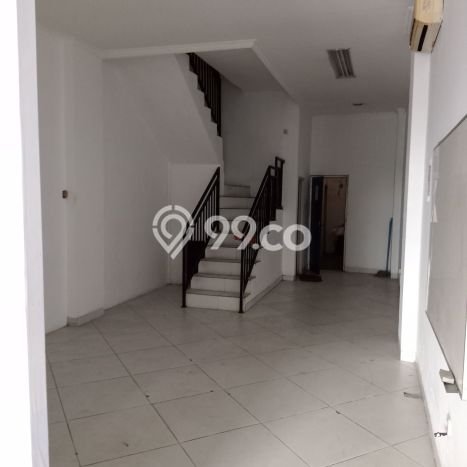 Disewakan Ruko di Pondok Pinang, Luas 200m², Kawasan Ramai Disewakan Ruko di Pondok Pinang, Luas 200m², Kawasan Ramai
