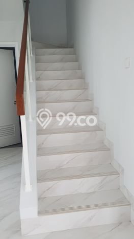 Jual Rumah Mewah Megah Dengan View Eksklusif di Gading Serpong, Tangerang Jual Rumah Mewah Megah Dengan View Eksklusif di Gading Serpong, Tangerang