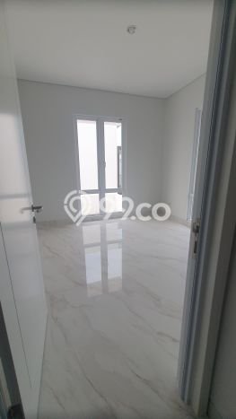 Jual Rumah Mewah Megah Dengan View Eksklusif di Gading Serpong, Tangerang Jual Rumah Mewah Megah Dengan View Eksklusif di Gading Serpong, Tangerang