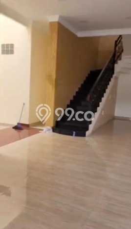 Sewa Rumah Murah di BSD City Tangerang dengan 5 Kamar Tidur Sewa Rumah Murah di BSD City Tangerang dengan 5 Kamar Tidur