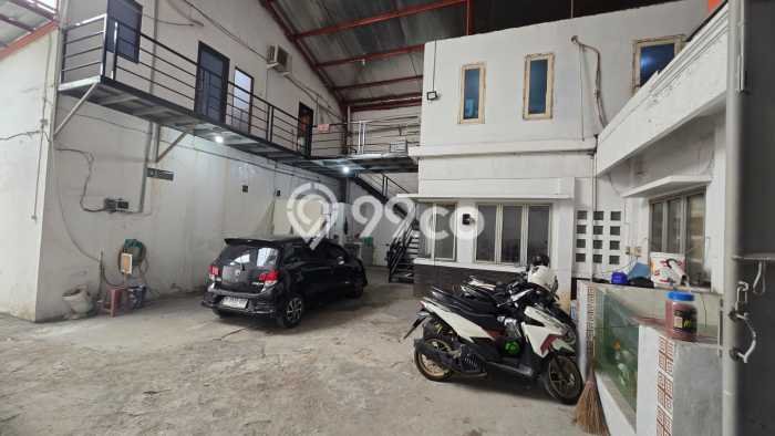 AREA KOMERSIAL! Gudang di Karang Tengah, Luas 360m2m², Jalan Utama AREA KOMERSIAL! Gudang di Karang Tengah, Luas 360m2m², Jalan Utama
