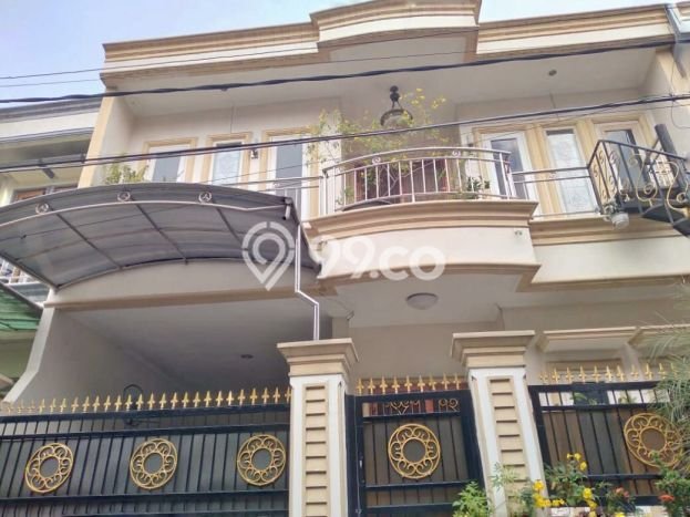 Rumah Elit Modern Tanpa Renovasi di Rawamangun Jakarta Timur Rumah Elit Modern Tanpa Renovasi di Rawamangun Jakarta Timur