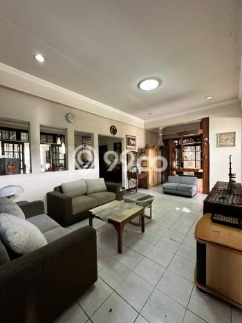 Jual Rumah Mewah Elegan Dengan View Cantik di Meruya, Jakarta Barat Jual Rumah Mewah Elegan Dengan View Cantik di Meruya, Jakarta Barat