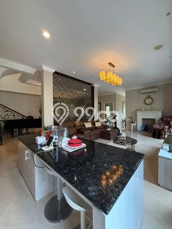 Jual Rumah Luas Elegan Dengan View Eksklusif di Senopati, Jakarta Selatan Jual Rumah Luas Elegan Dengan View Eksklusif di Senopati, Jakarta Selatan