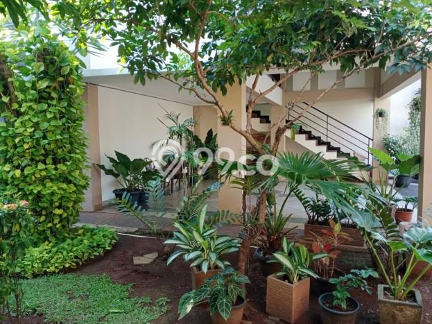 Rumah Eksklusif Siap Huni LT 493m2 di Pasar Rebo, Jakarta Timur Rumah Eksklusif Siap Huni LT 493m2 di Pasar Rebo, Jakarta Timur