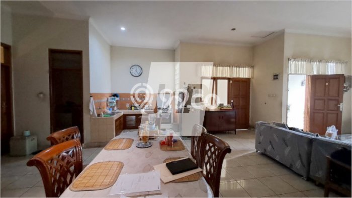 Siap Huni Rumah Mewah 12 Kamar di Sukajadi Dekat ke Mana Saja Siap Huni Rumah Mewah 12 Kamar di Sukajadi Dekat ke Mana Saja