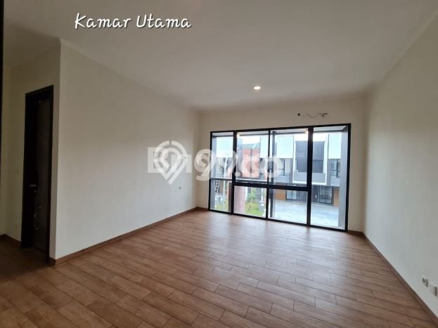 Dijual Rumah Eksklusif 3 KT di Suvarna Sutera, Tangerang Dijual Rumah Eksklusif 3 KT di Suvarna Sutera, Tangerang