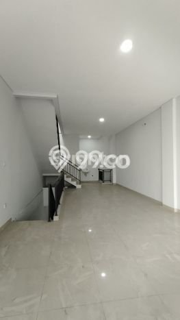 Ruko Dijual di Prime Area Jakarta Barat Luas 174m2 Ruko Dijual di Prime Area Jakarta Barat Luas 174m2