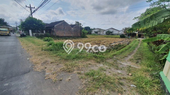 HARGA MENARIK! Tanah di Berbah, Luas 144m2m², Kawasan Potensial HARGA MENARIK! Tanah di Berbah, Luas 144m2m², Kawasan Potensial