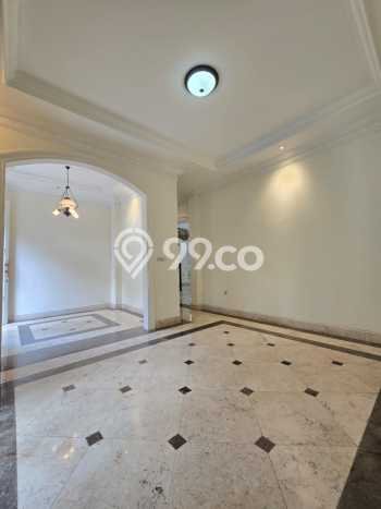 Rumah Kondisi Baik Disewakan di Kemang, Jakarta Selatan LT 750m2, LB 700m2 Rumah Kondisi Baik Disewakan di Kemang, Jakarta Selatan LT 750m2, LB 700m2