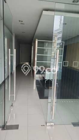 Area Strategis! Disewakan Ruko Lokasi Pancoran, Jakarta Selatan Cocok untuk Bisnis Area Strategis! Disewakan Ruko Lokasi Pancoran, Jakarta Selatan Cocok untuk Bisnis
