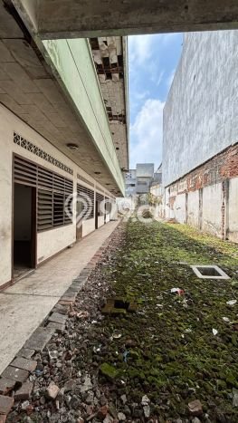 Ruko Disewa di Jakarta Pusat dengan LB 1000m2 Area Komersial Ramai Ruko Disewa di Jakarta Pusat dengan LB 1000m2 Area Komersial Ramai
