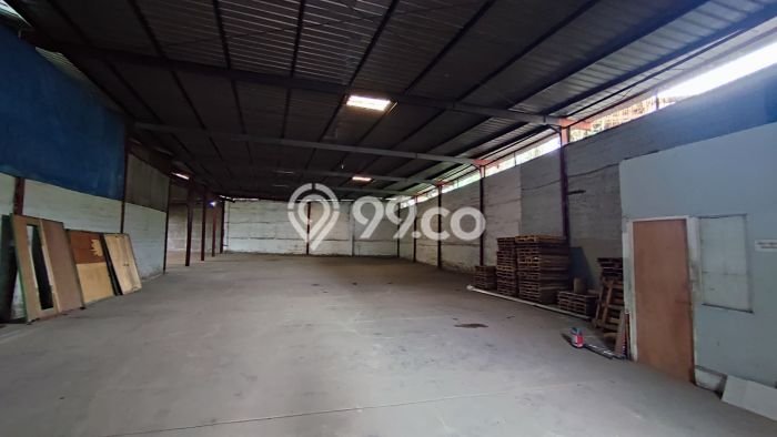 Gudang disewakan di Koja Jakarta Utara dengan luas bangunan 1700m2 Gudang disewakan di Koja Jakarta Utara dengan luas bangunan 1700m2