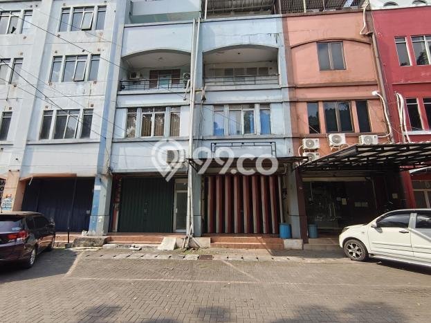 Ruko Disewa di Duren Sawit, Jakarta Timur, LT 135m2 / LB 470m2 Ruko Disewa di Duren Sawit, Jakarta Timur, LT 135m2 / LB 470m2