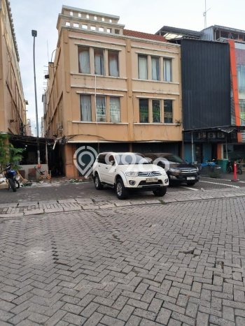 Ruko bagus disewakan di Kelapa Gading Jakarta Utara dengan LB 225m2 harga sewa terbaik Ruko bagus disewakan di Kelapa Gading Jakarta Utara dengan LB 225m2 harga sewa terbaik