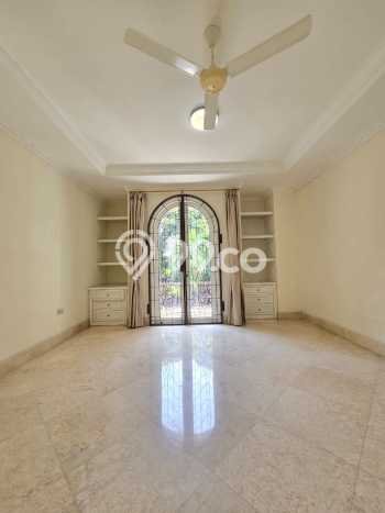 Rumah Kondisi Baik Disewakan di Kemang, Jakarta Selatan LT 750m2, LB 700m2 Rumah Kondisi Baik Disewakan di Kemang, Jakarta Selatan LT 750m2, LB 700m2