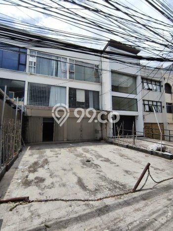 Ruko disewakan di Cilandak Jakarta Selatan dengan luas bangunan 470m2 Ruko disewakan di Cilandak Jakarta Selatan dengan luas bangunan 470m2