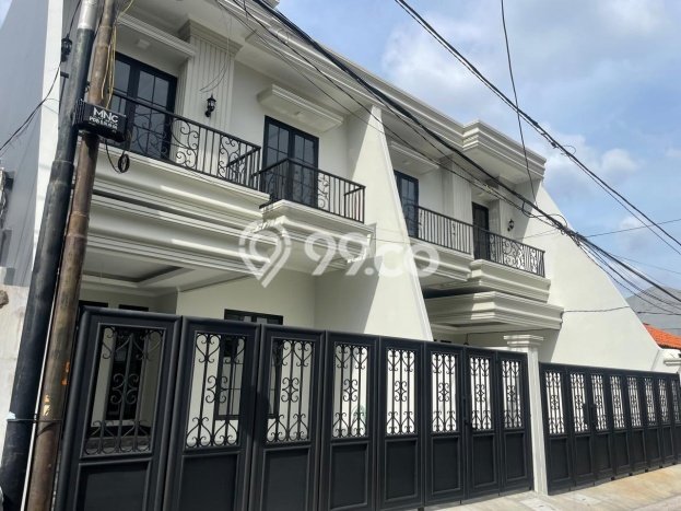 Dijual Rumah Premium dengan Fasilitas Sekitar Komplit di Duren Sawit, Jakarta Timur Dijual Rumah Premium dengan Fasilitas Sekitar Komplit di Duren Sawit, Jakarta Timur