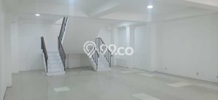 Ruko paling strategis disewakan di Tebet Jakarta Selatan Ruko paling strategis disewakan di Tebet Jakarta Selatan