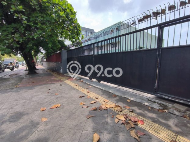 Gudang Disewa di Jakarta Utara dengan LB 1300m2 Area Komersial Ramai Gudang Disewa di Jakarta Utara dengan LB 1300m2 Area Komersial Ramai