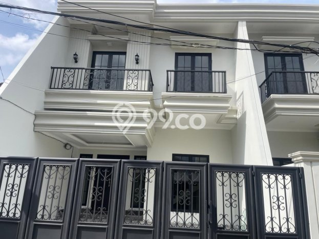 Dijual Rumah Premium dengan Fasilitas Sekitar Komplit di Duren Sawit, Jakarta Timur Dijual Rumah Premium dengan Fasilitas Sekitar Komplit di Duren Sawit, Jakarta Timur