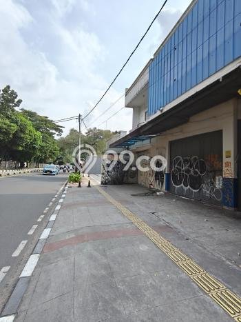 Ruko disewakan lokasi strategis Kebon Jeruk Jakarta Barat 440m2 Ruko disewakan lokasi strategis Kebon Jeruk Jakarta Barat 440m2