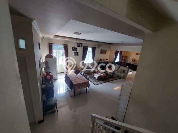 Hunian Mewah LB 350m2 Siap Huni Desain Elegan di Bintaro, Tangerang Selatan Hunian Mewah LB 350m2 Siap Huni Desain Elegan di Bintaro, Tangerang Selatan