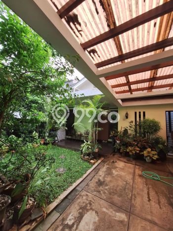 Ready to Use! Premium House LT 166m2 Desain Elegan di Lebak Bulus Ready to Use! Premium House LT 166m2 Desain Elegan di Lebak Bulus