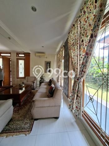 Hunian Mewah LB 400m2 Siap Huni Desain Elegan di Bintaro, Tangerang Selatan Hunian Mewah LB 400m2 Siap Huni Desain Elegan di Bintaro, Tangerang Selatan