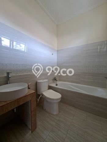 Hunian Mewah LB 400m2 Siap Huni Desain Elegan di Bintaro, Tangerang Selatan Hunian Mewah LB 400m2 Siap Huni Desain Elegan di Bintaro, Tangerang Selatan