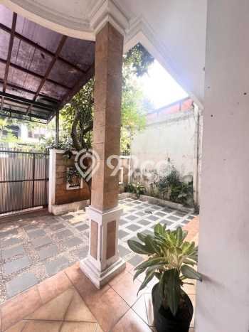 Rumah Luxury Modern Siap Huni di Bintaro Tangerang Selatan Rumah Luxury Modern Siap Huni di Bintaro Tangerang Selatan