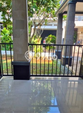 Rumah Premium di Tangerang Selatan Lokasi Strategis Kondisi Baik Rumah Premium di Tangerang Selatan Lokasi Strategis Kondisi Baik
