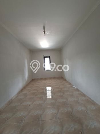 For Sale Hunian Rumah Terawat 4 Kamar di Graha Raya, Tangerang Selatan For Sale Hunian Rumah Terawat 4 Kamar di Graha Raya, Tangerang Selatan
