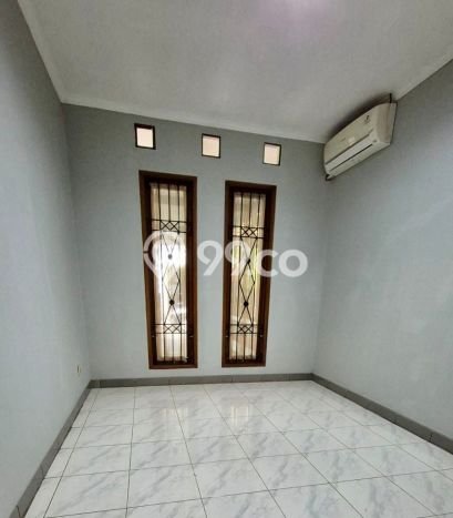 Rumah Premium di Tangerang Selatan Lokasi Strategis Kondisi Baik Rumah Premium di Tangerang Selatan Lokasi Strategis Kondisi Baik