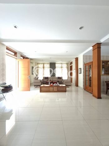 Hunian Mewah LB 400m2 Siap Huni Desain Elegan di Bintaro, Tangerang Selatan Hunian Mewah LB 400m2 Siap Huni Desain Elegan di Bintaro, Tangerang Selatan