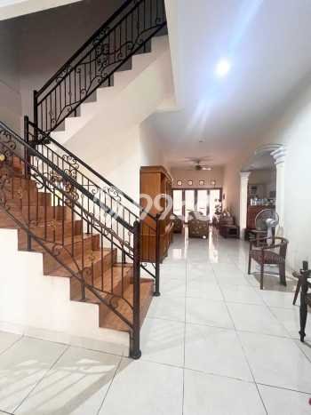 Rumah Luxury Modern Siap Huni di Bintaro Tangerang Selatan Rumah Luxury Modern Siap Huni di Bintaro Tangerang Selatan
